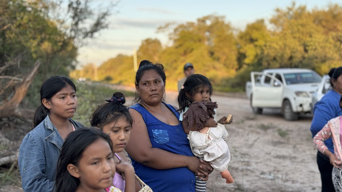 El equipo de El Siete superó los obstáculos técnicos y geográficos y llegó con ayuda humanitaria para las comunidades aborígenes de El Impenetrable. El equipo de El Siete superó los obstáculos técnicos y geográficos y llegó con ayuda humanitaria para las comunidades aborígenes de El Impenetrable.