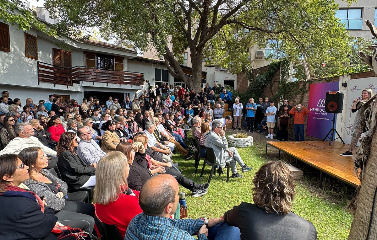 En el acto que presidió Luis Petri participaron legisladores provinciales y la militancia radical. En el acto que presidió Luis Petri participaron legisladores provinciales y la militancia radical.