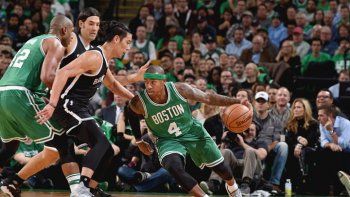 Scola anotó ocho puntos en la derrota de los Nets ante los Celtics