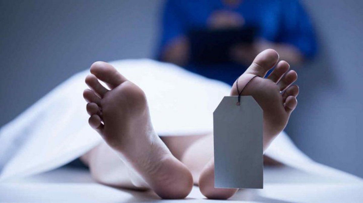 Una empleada de la morgue tuvo sexo con un muerto, quedó embarazada y exige  la manutención