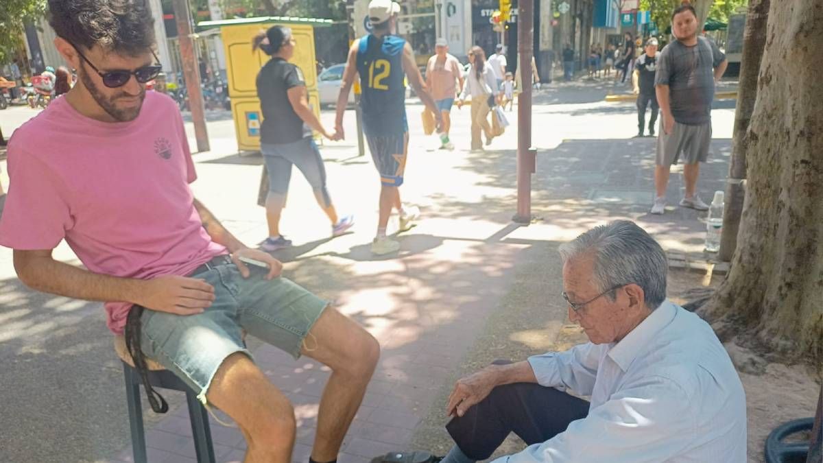 La postal de todos los días en San Martín y Espejo. La postal de todos los días en San Martín y Espejo.