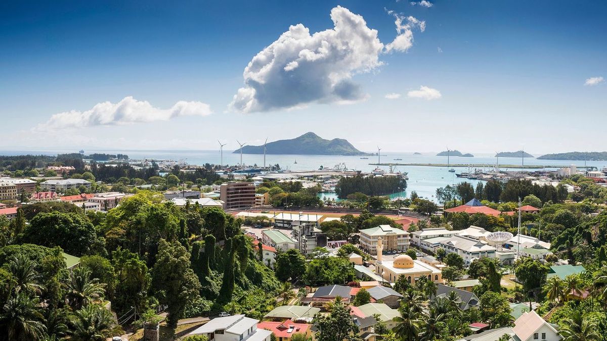 Victoria es la capital de Seychelles. Victoria es la capital de Seychelles.