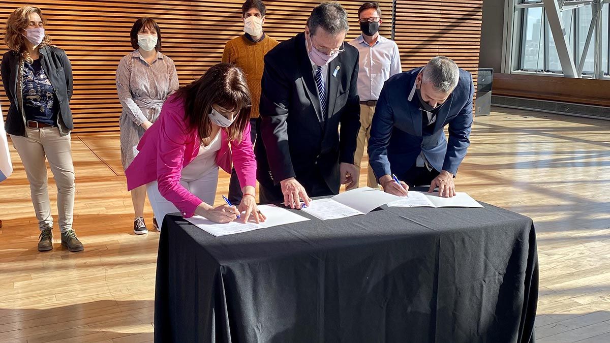 Lanzaron el Concurso Nacional de Teatro en Radio “Escenas en sintonía”, que busca elencos de teatro independiente de todo el país puedan producir sus obras.