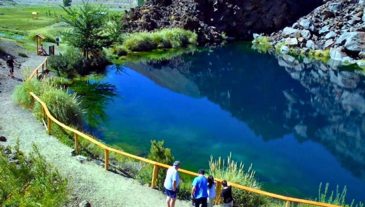 Encierra toda una mística. Pero, en esencia, es una laguna de aguas cristalina que provienen de ríos subterráneos. Un punto más para Malargüe. Encierra toda una mística. Pero, en esencia, es una laguna de aguas cristalina que provienen de ríos subterráneos. Un punto más para Malargüe.