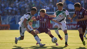 Godoy Cruz, con un Gambarte a reventar y un gol anulado, empató con San Martín de San Juan y dejó pasar una victoria clave por la permanencia