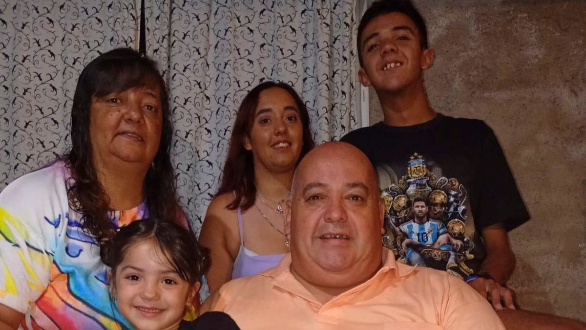 Pedro Ojeda y su familia incondicional. Su hermana Micaela se puso al hombro la campaña. Pedro Ojeda y su familia incondicional. Su hermana Micaela se puso al hombro la campaña.