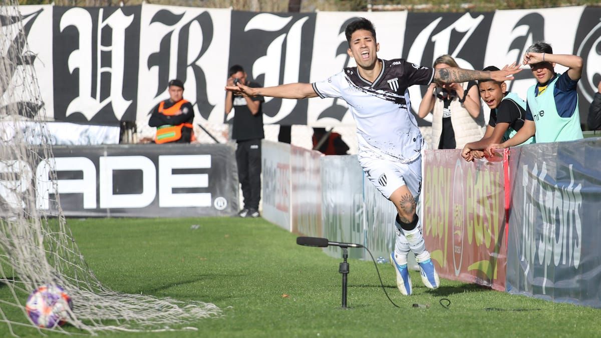 Santiago Solari es el goleador del Lobo con 6 tantos junto a Ulises Ortegoza que se fue.