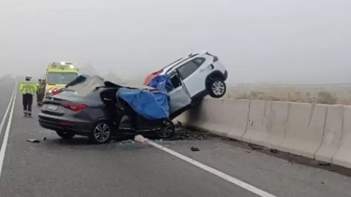 El impresionante accidente ocurrió a las 6.30 de este martes. Indicaron que había mucha niebla a esa hora. El impresionante accidente ocurrió a las 6.30 de este martes. Indicaron que había mucha niebla a esa hora.