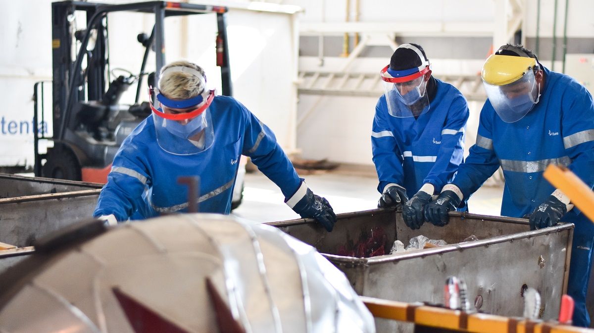 Los mendocinos tiramos entre 100.000 y 120.000 kilos de medicamentos y residuos patológicos por mes. Los mendocinos tiramos entre 100.000 y 120.000 kilos de medicamentos y residuos patológicos por mes.