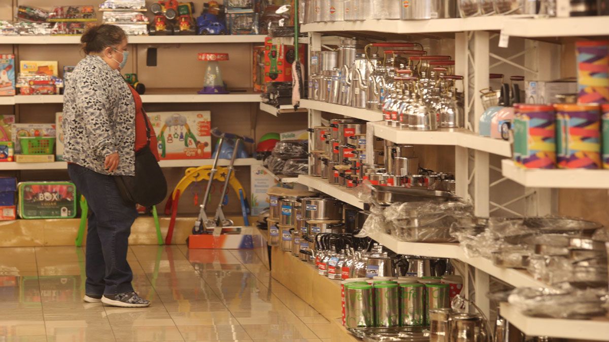 Las ventas en los bazares se resienten cada vez más. Las ventas en los bazares se resienten cada vez más.