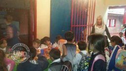 La comunidad de la escuela Bartolomé Mitre realiza una colecta y pide que reparen el edificio