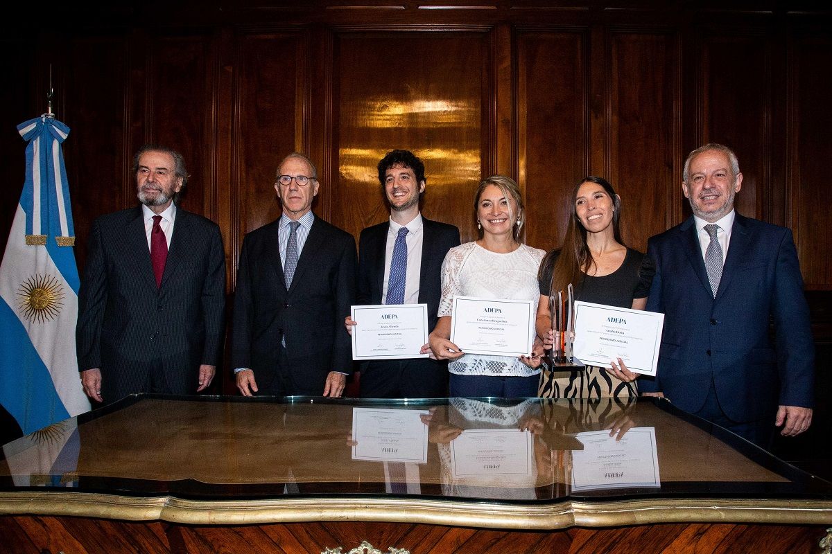 ADEPA reconoció a periodistas dedicados a la cobertura de temas vinculados a la actividad judicial.