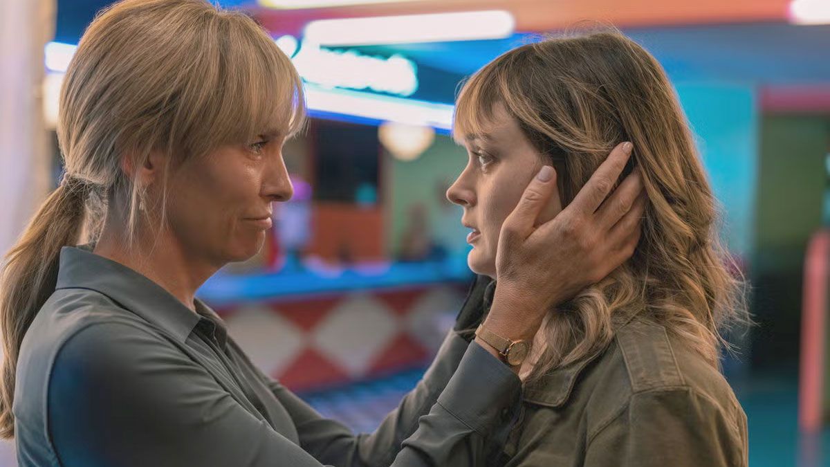 Toni Collette y Bella Heathcote son madre e hija en la serie de Netflix. Toni Collette y Bella Heathcote son madre e hija en la serie de Netflix.