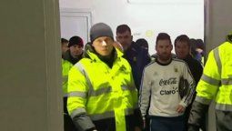 Messi llegó muy custodiado: así fue el arribo de la Albiceleste al estadio