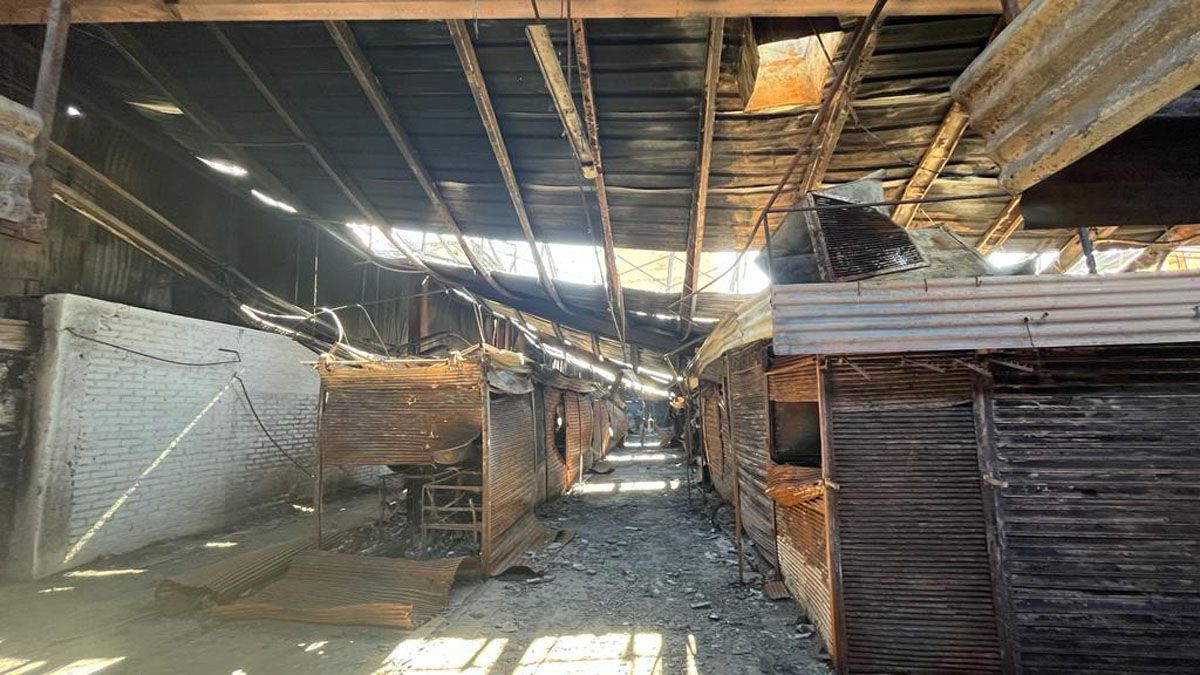 Dentro del espacio del persa hay un gran peligro de derrumbe, por lo que la Municipalidad de Capital tenía previsto comenzar con la demolición. Dentro del espacio del persa hay un gran peligro de derrumbe, por lo que la Municipalidad de Capital tenía previsto comenzar con la demolición.