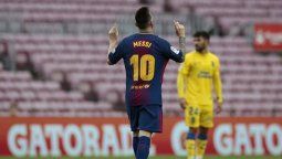 Con dos de Messi