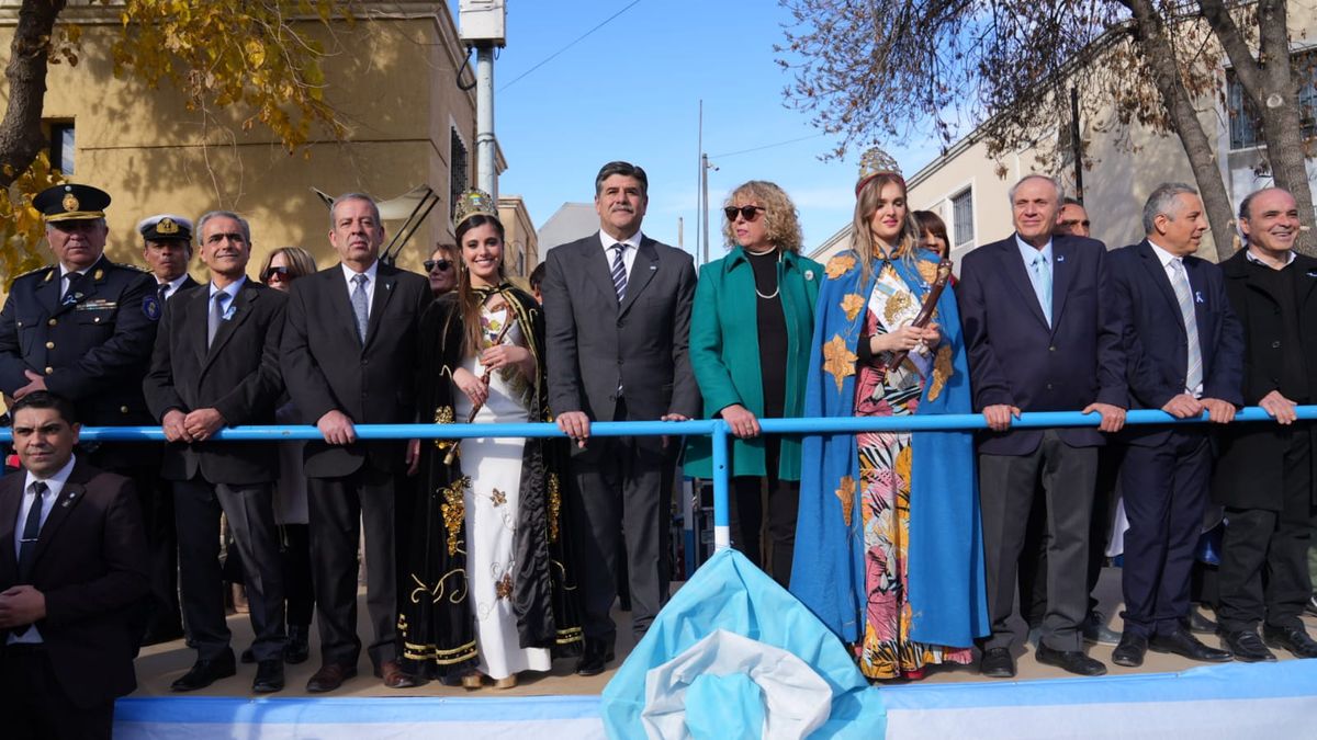 El acto oficial por el Día de la Bandera en el Este de Mendoza.