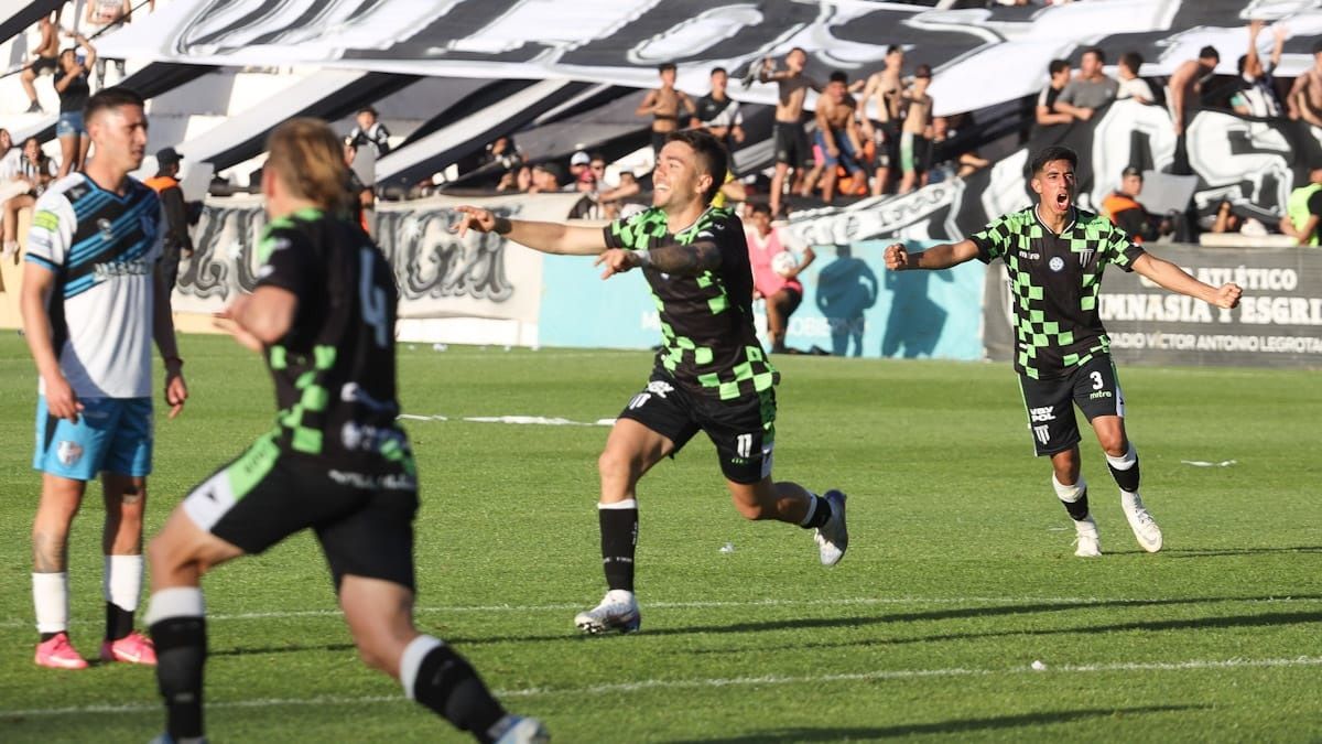 Nicolás Romano y su grito de gol en el tiempo de descuento ante Almagro. Nicolás Romano y su grito de gol en el tiempo de descuento ante Almagro.