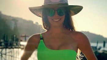 Mónica Ayos se sacó un fotón en la calle Arístides Villanueva