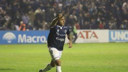 Tan cerca y tan lejos a la vez