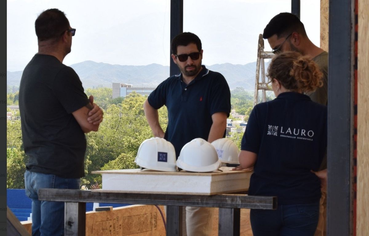 La empresa se posiciona como líder en soluciones habitacionales modernas y accesibles. La empresa se posiciona como líder en soluciones habitacionales modernas y accesibles.