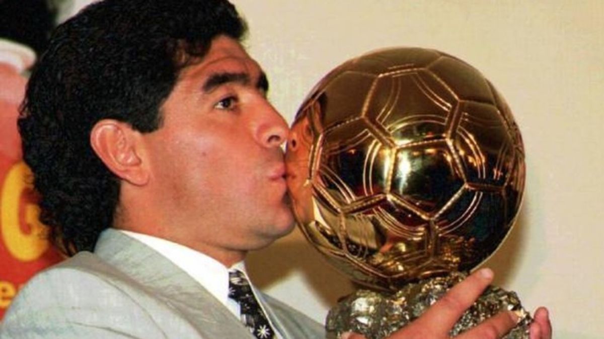 El Balón de Oro que ganó Maradona en el 86 será subastado. 