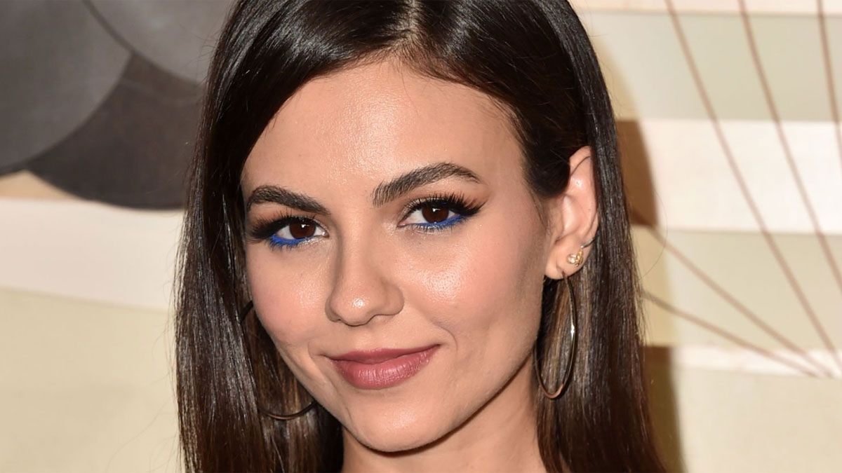 La actriz Victoria Justice es la protagonista de la tentadora película de Netflix.