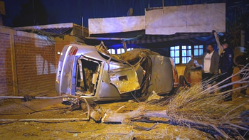 Una mujer murió y otra resultó herida luego de salir despedidas de su auto en un accidente en Junín