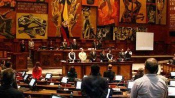 Ecuador, el tercer país latinoamericano en aprobar la reelección  presidencial indefinida