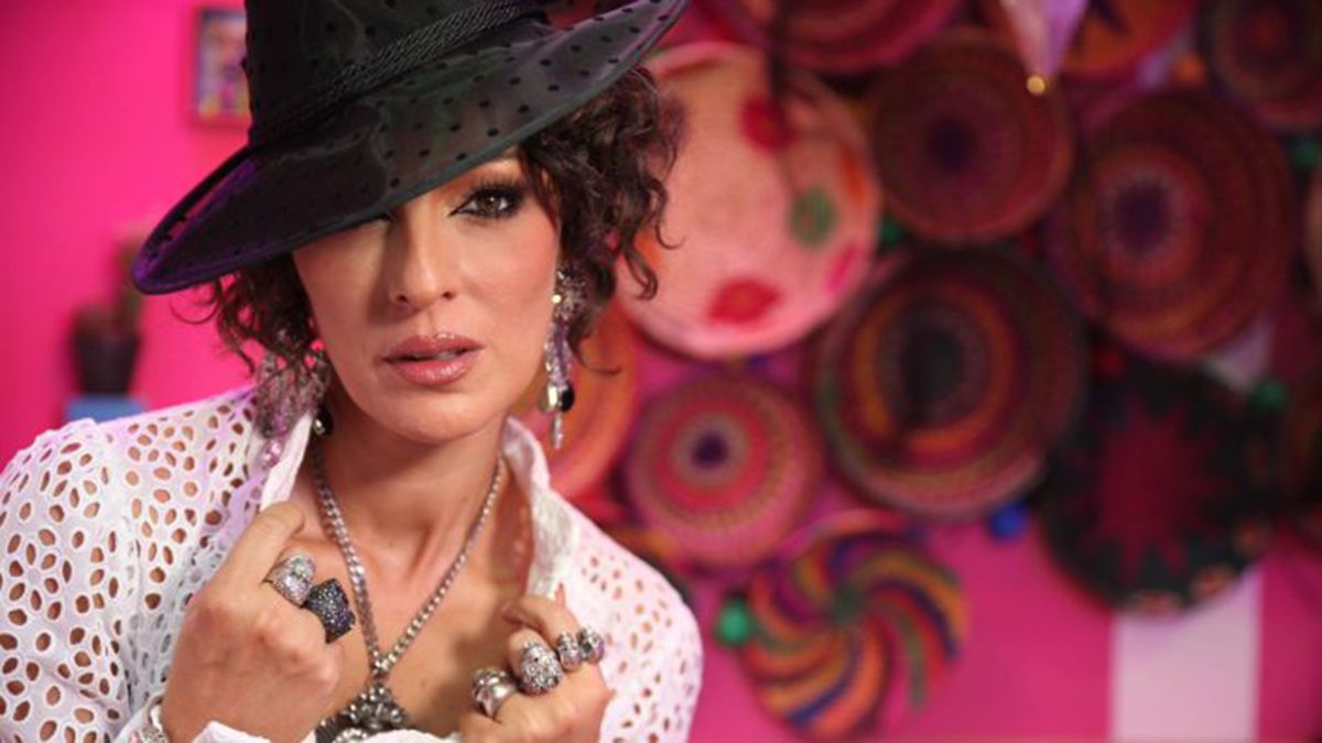 Mara Barros llega a la provincia para presentar su proyecto solista, Me Nace del Corazón.