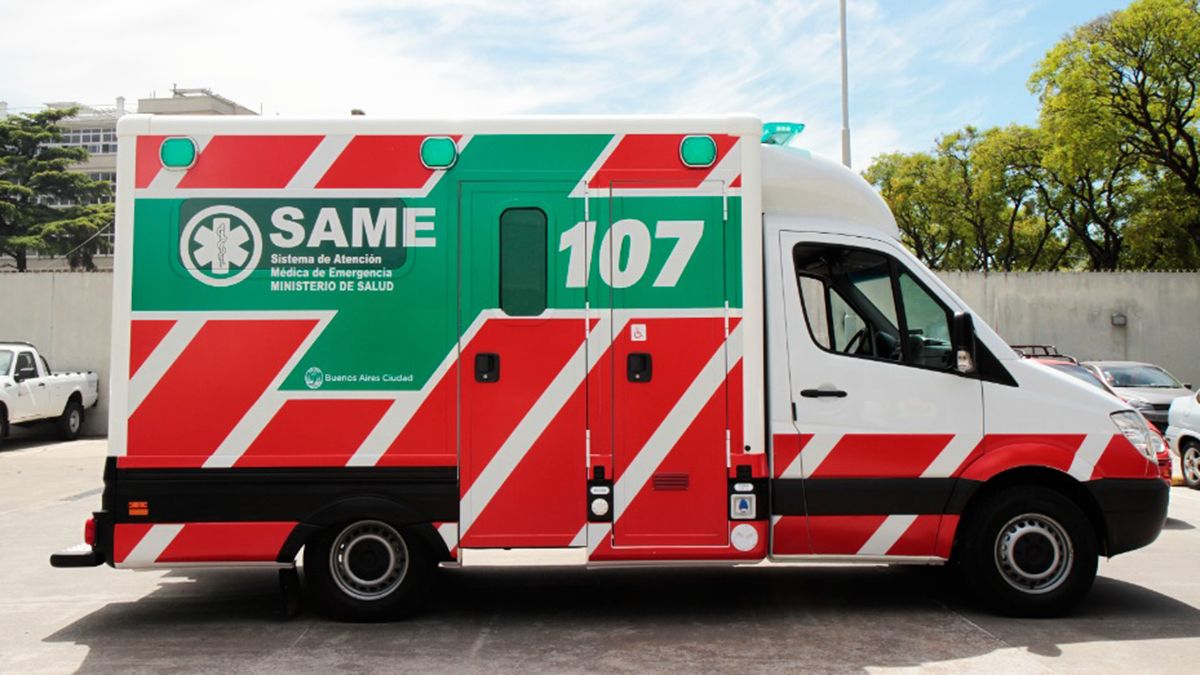 El empleado del Palacio Libertad fue llevado por una ambulancia a un hospital porteño, donde murió por las lesiones sufridas. El empleado del Palacio Libertad fue llevado por una ambulancia a un hospital porteño, donde murió por las lesiones sufridas.