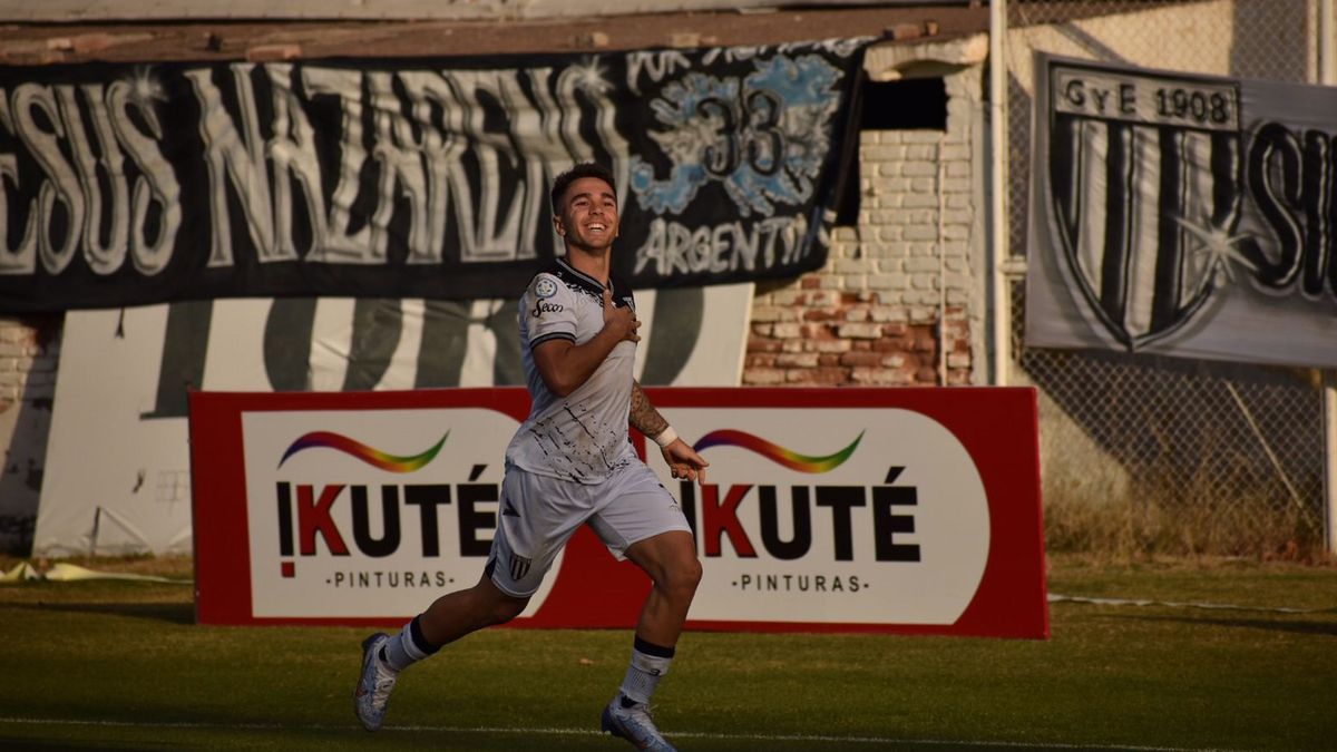 Nicolás Romano es uno de los goleadores de Gimnasia y Esgrima. Nicolás Romano es uno de los goleadores de Gimnasia y Esgrima.