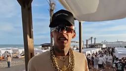 Las fotos de L-Gante acaramelado con otra mujer en las playas de Ibiza