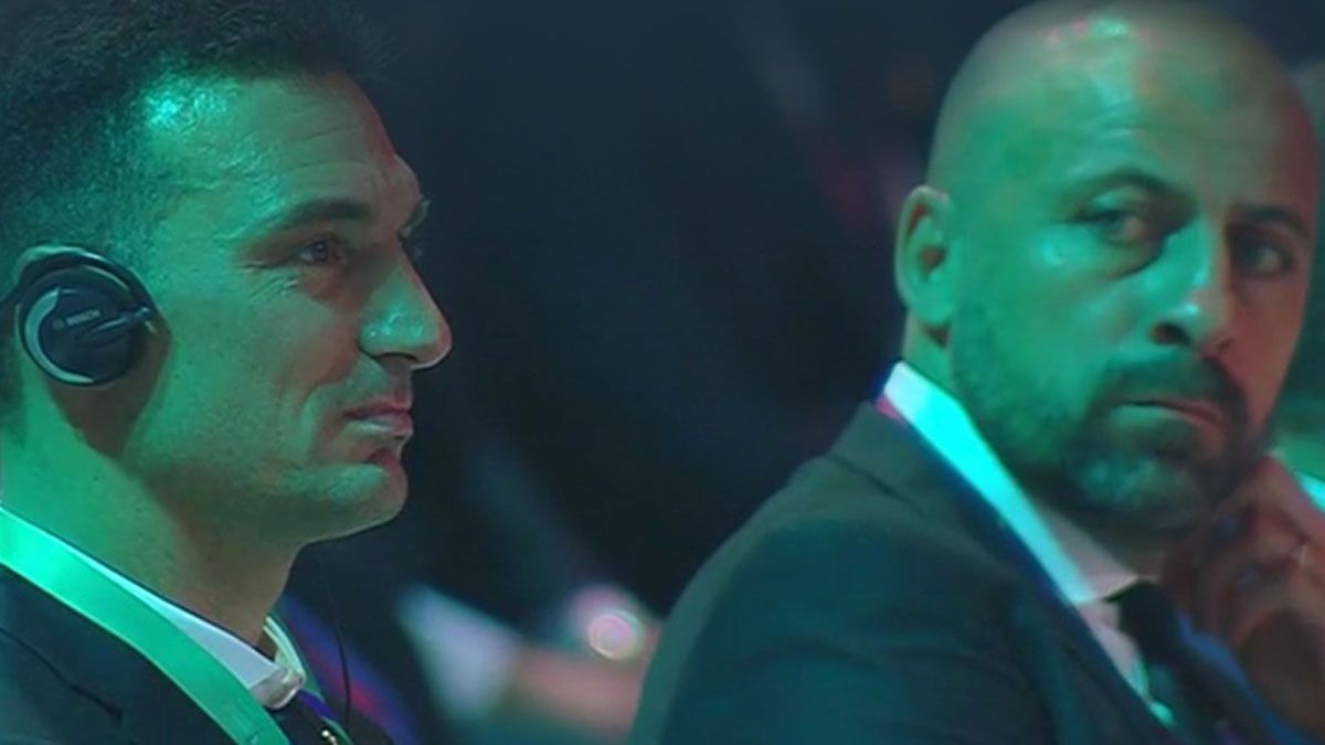 Scaloni ya piensa como controlar a Lewandowski.