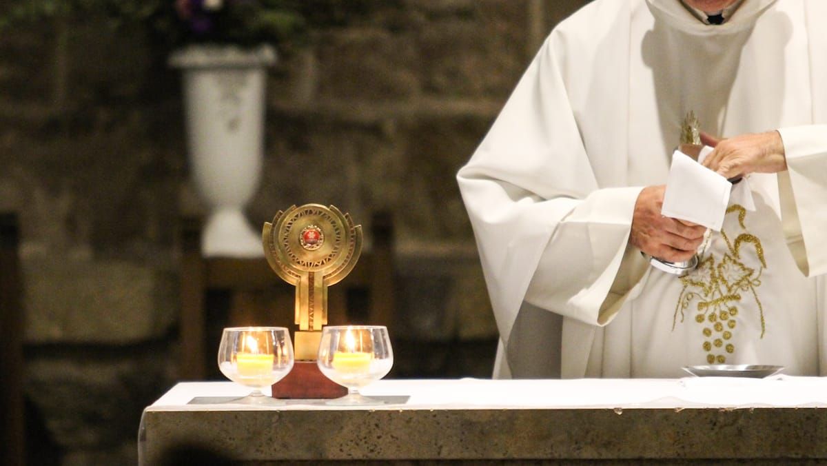 El relicario que contiene reliquias de Carlo Acutis es una obra de arte que se encuentra en la parroquia de Chacras. El relicario que contiene reliquias de Carlo Acutis es una obra de arte que se encuentra en la parroquia de Chacras.