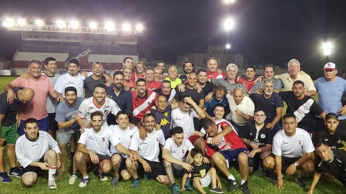 Los ex jugadores del úlimo ascenso al Nacional B se volvieron a juntar hace un tiempo.