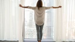 Dile adiós al mal olor en las cortinas con solo un ingrediente&nbsp;