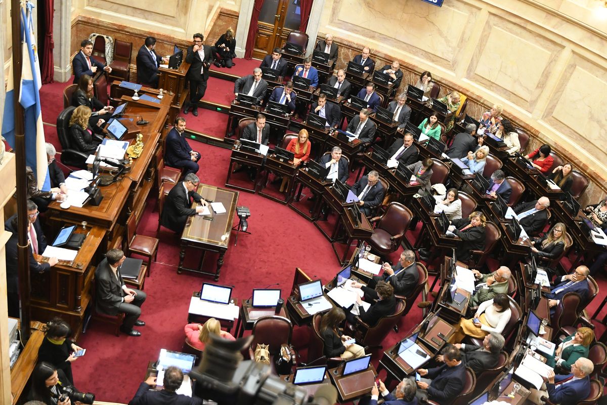 La votación en el Senado se definió por 36 votos contra 33 a favor de la ampliación del Corte Suprema de Justicia de la Nación.