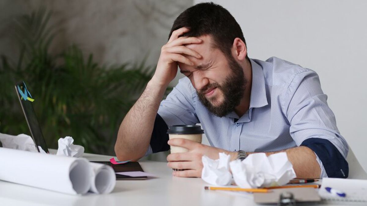 Los dolores de cabeza son una molestia común que puede ser aliviada con remedios caseros. Los dolores de cabeza son una molestia común que puede ser aliviada con remedios caseros.