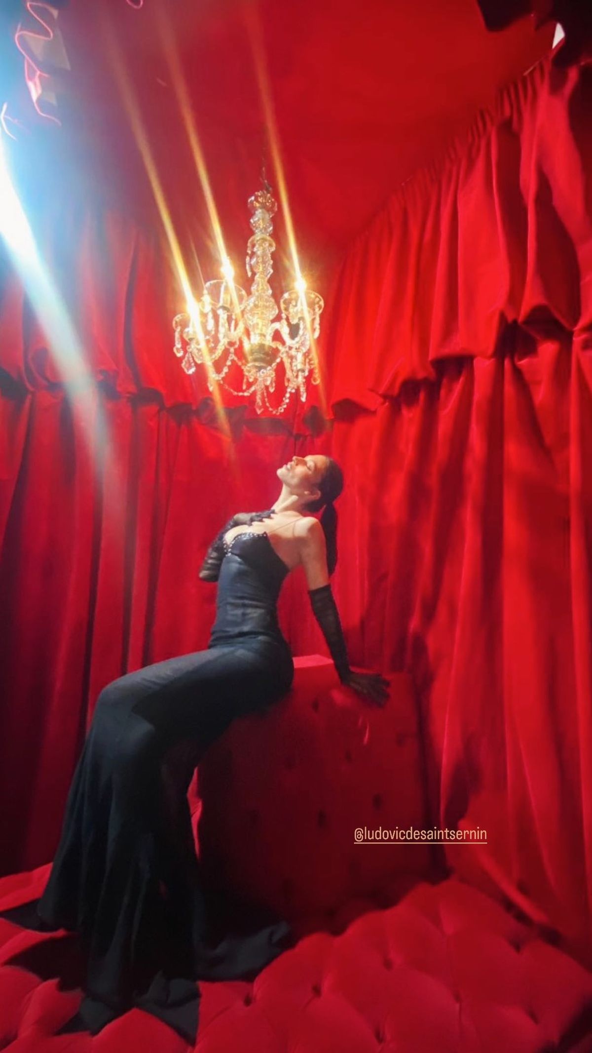 Úrsula Corberó arrasa con su vestido ultra transparente y paraliza la cordura dejando las redes en llamas. Úrsula Corberó arrasa con su vestido ultra transparente y paraliza la cordura dejando las redes en llamas.