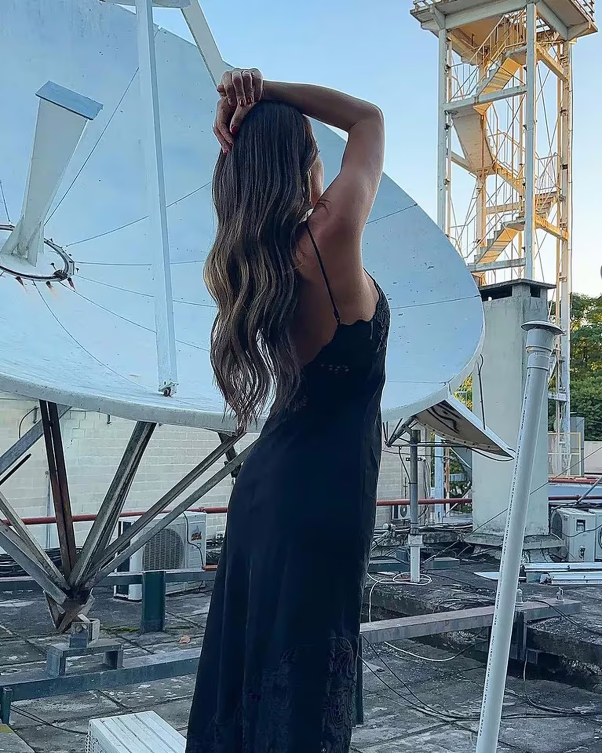 Desde Uruguay, Pampita confirma que el estilo lencero se lleva con ultra transparencias. Desde Uruguay, Pampita confirma que el estilo lencero se lleva con ultra transparencias.