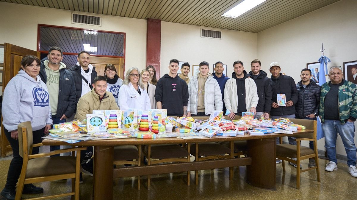La Fundación Grupo América e Independiente Rivadavia visitaron el Notti (Axel Lloret)