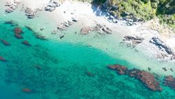 Las aguas cristalinas del pueblo Puerto Almanza. / gentileza&nbsp;