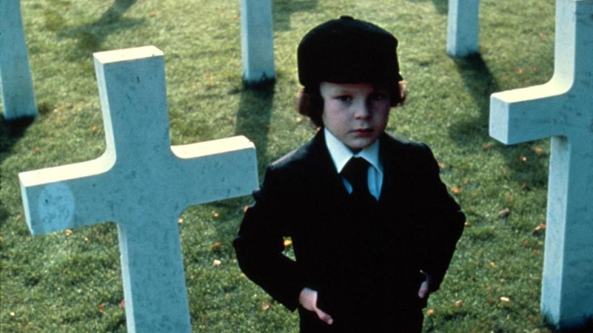 Así se ve hoy Damien, el tenebroso niño que protagonizó Así se ve hoy Damien, el tenebroso niño que protagonizó