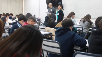Casi 2.500 aspirantes rinden este sábado los exámenes para ingresar a las secundarias de la UNCuyo Casi 2.500 aspirantes rinden este sábado los exámenes para ingresar a las secundarias de la UNCuyo