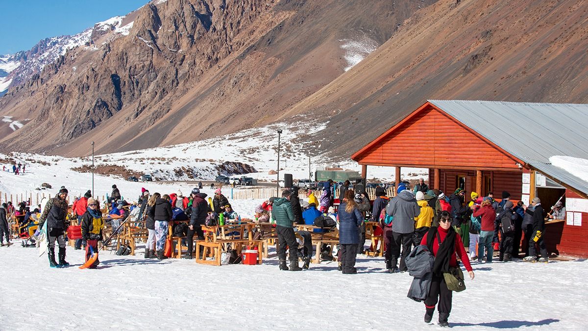 Los puquios, uno de los lugares para que los turistas disfruten de Mendoza.