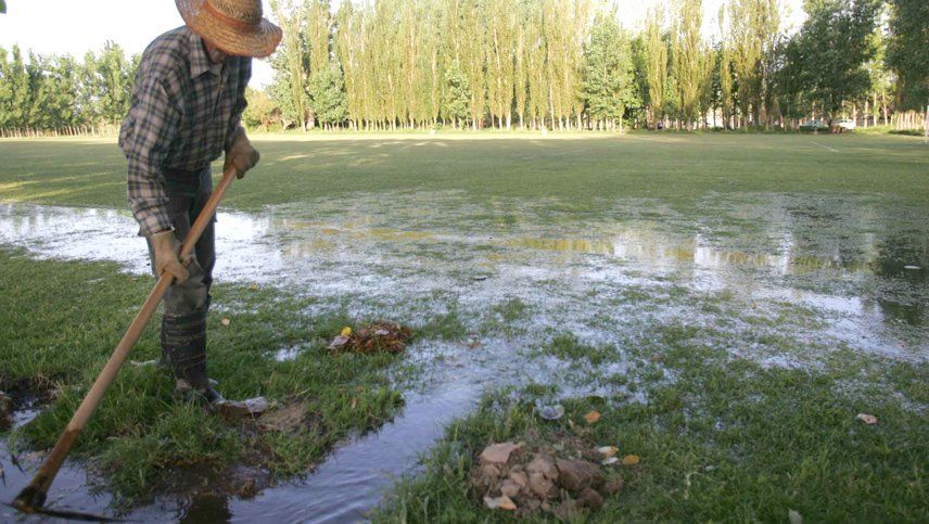 El nuevo Código de Agua contempla un cambio clave a la hora de otorgar el recurso hídrico: dejar de darlo por la oferta del agua, y empezar a otorgarlo por la demanda. El nuevo Código de Agua contempla un cambio clave a la hora de otorgar el recurso hídrico: dejar de darlo por la oferta del agua, y empezar a otorgarlo por la demanda.