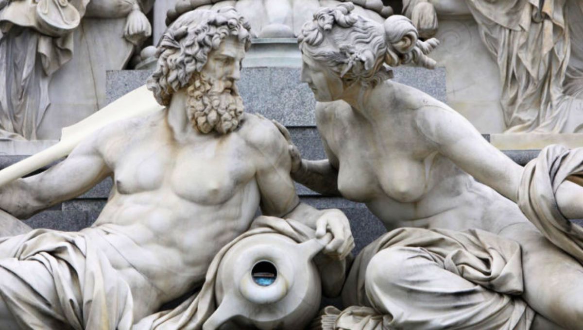 Los mitos estaban intrínsecamente conectados a la religión en el mundo griego y explicaban el origen y la vida de los dioses, de donde había venido la humanidad y a donde iba después de la muerte, también daban consejos sobre como llevar una vida feliz Los mitos estaban intrínsecamente conectados a la religión en el mundo griego y explicaban el origen y la vida de los dioses, de donde había venido la humanidad y a donde iba después de la muerte, también daban consejos sobre como llevar una vida feliz