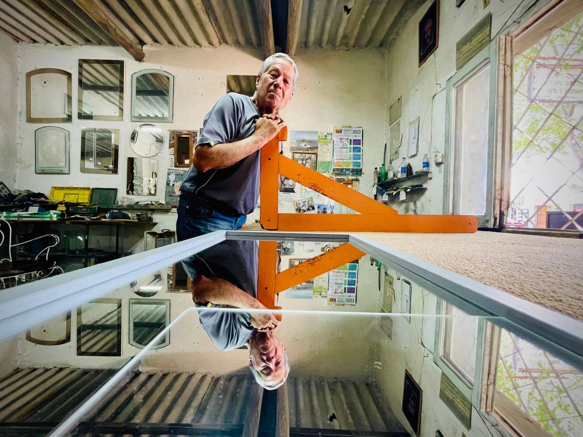 En la vidriería familiar de calle Perón 62, en Las Heras. En la vidriería familiar de calle Perón 62, en Las Heras.