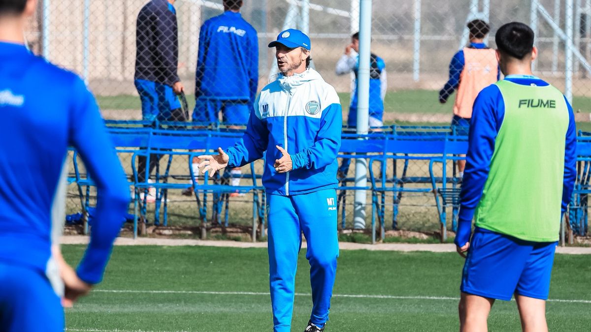 Mariano Toedtli tiene dudas para armar el posible once para visitar a Colón.